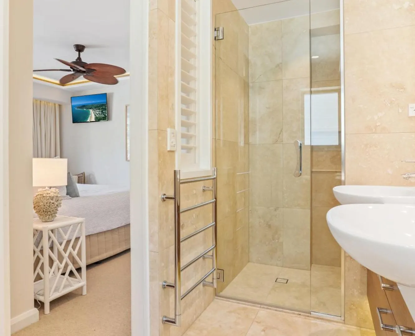 Apartment Beachfront Luxury, Hastings Street Noosa Heads Australia