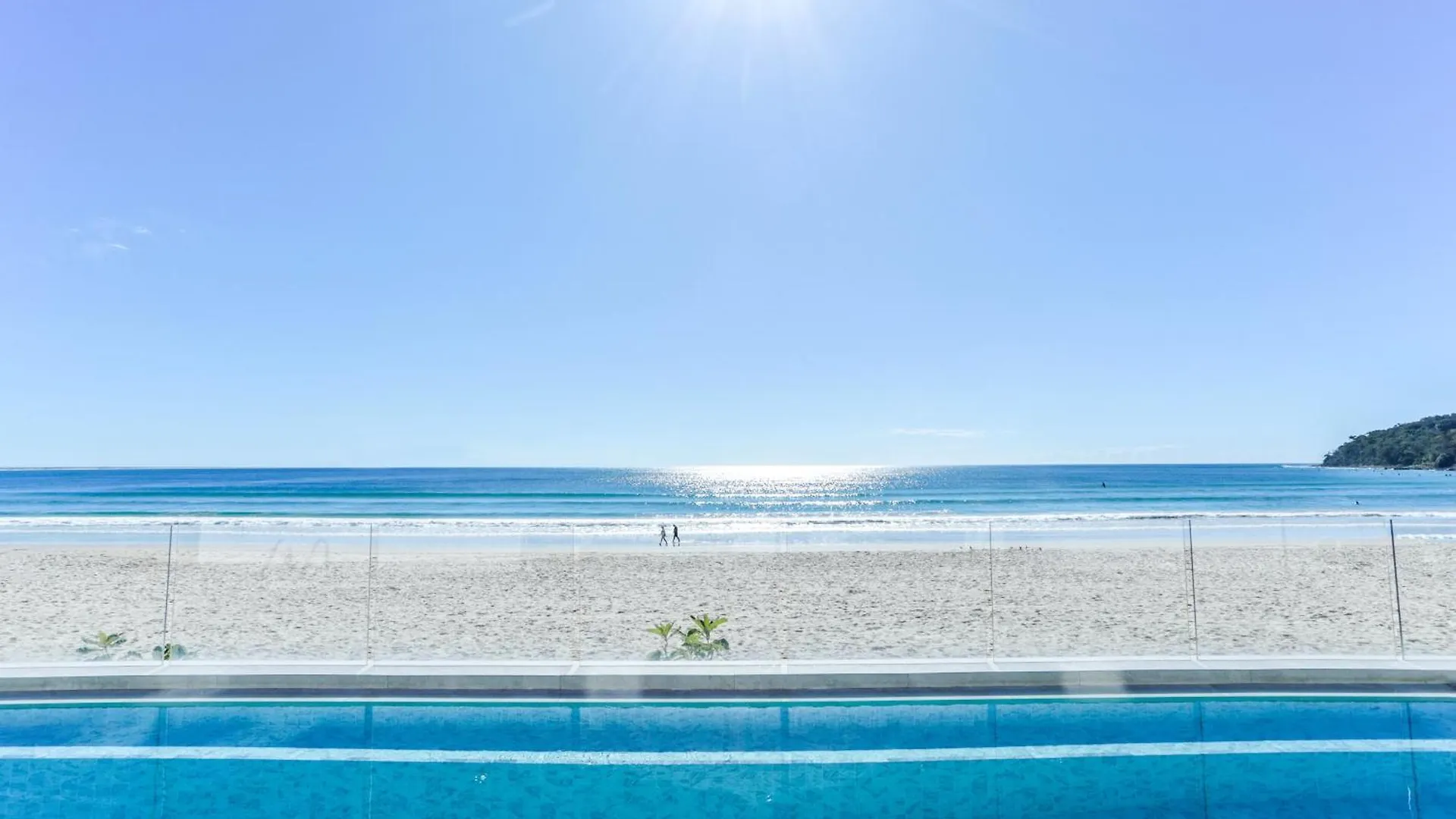 Beachfront Luxury, Hastings Street Noosa Heads Apartment