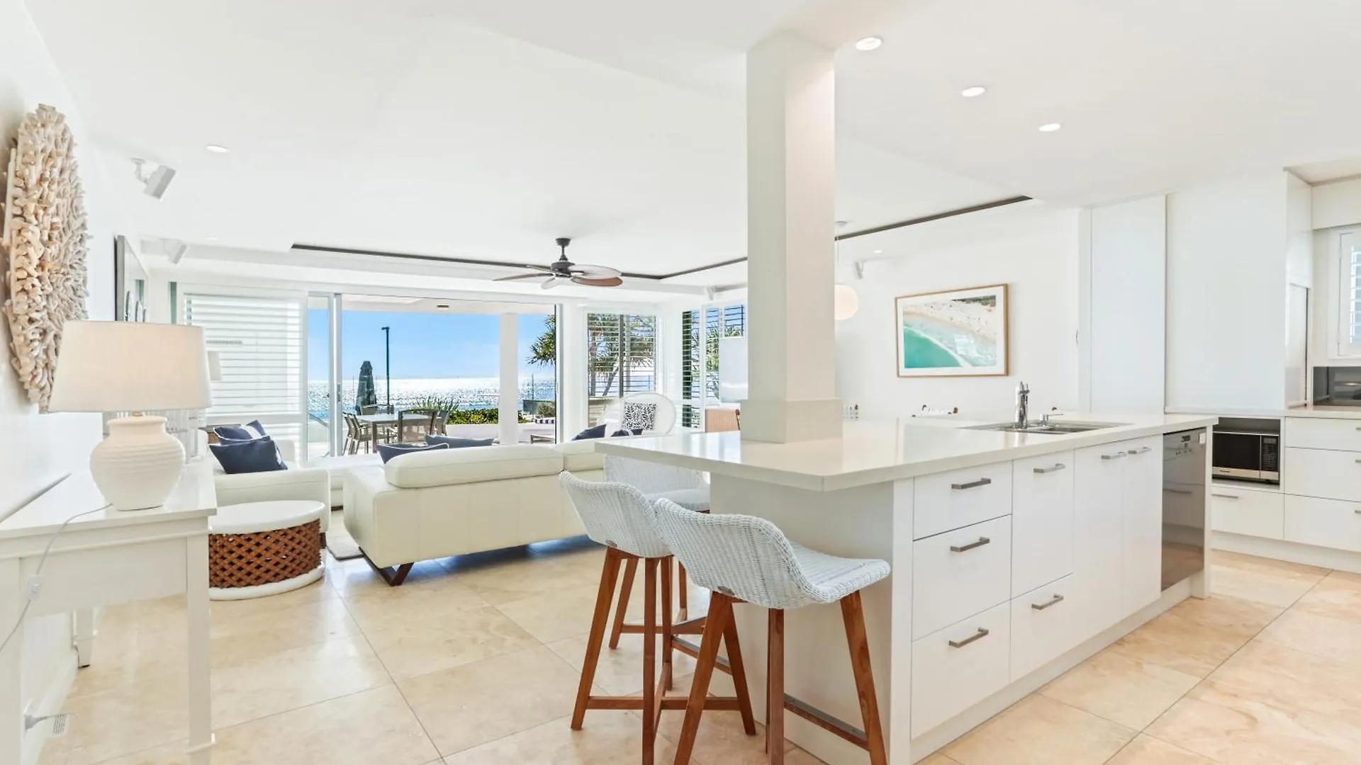 Beachfront Luxury, Hastings Street Noosa Heads